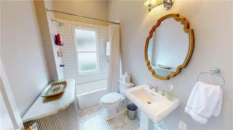 Bath - 16 N Reed Ave, Mobile, AL 36604 photo 1 of 2