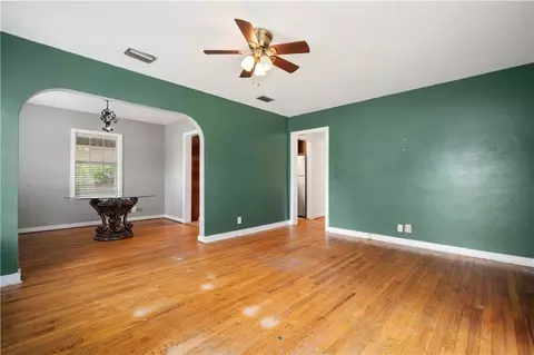 Living - 111 Esplanade Ave, Mobile, AL 36606 photo 3 of 4
