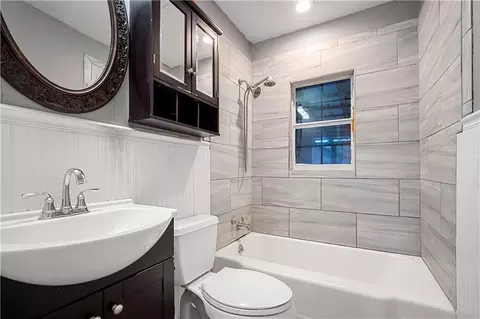 Bath - 111 Esplanade Ave, Mobile, AL 36606 photo 1 of 1