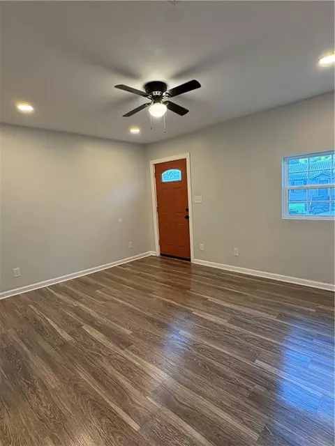Living - 509 Avondale Ct, Mobile, AL 36617 photo 1 of 2