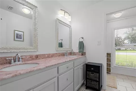 Bath - 3908 Pembrocke Ave, Mobile, AL 36608 photo 5 of 7