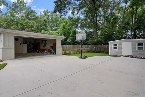 Exterior - 3908 Pembrocke Ave, Mobile, AL 36608 photo 8 of 8