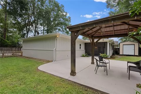 Exterior - 3908 Pembrocke Ave, Mobile, AL 36608 photo 7 of 8