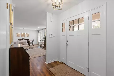 Entry Way - 3908 Pembrocke Ave, Mobile, AL 36608 photo 1 of 2