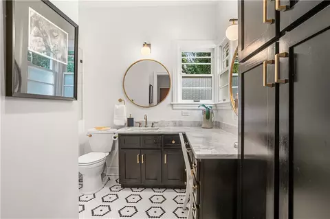 Bath - 104 Beverly Ct, Mobile, AL 36604 photo 1 of 5