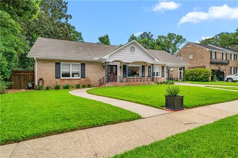 Exterior - 104 Beverly Ct, Mobile, AL 36604 photo 2 of 9