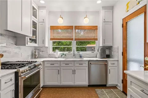 Kitchen - 104 Beverly Ct, Mobile, AL 36604 photo 3 of 5