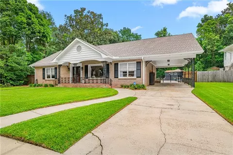 Exterior - 104 Beverly Ct, Mobile, AL 36604 photo 3 of 9