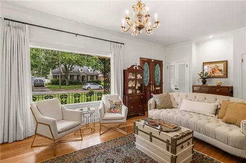 Living - 104 Beverly Ct, Mobile, AL 36604 photo 1 of 3