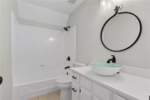 Bath - 3312 Dundee Ct, Mobile, AL 36695 photo 2 of 2