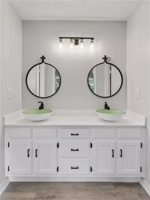 Bath - 3312 Dundee Ct, Mobile, AL 36695 photo 1 of 2