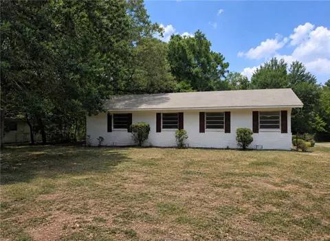 Exterior - 1951 Highland Forest Dr, Mobile, AL 36618 photo 2 of 3