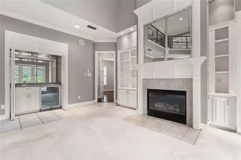 Living - 7596 Willow Cir, Mobile, AL 36695 photo 3 of 9