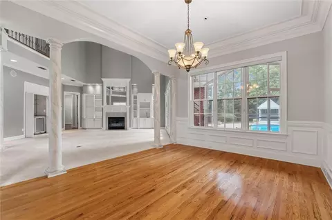 Living - 7596 Willow Cir, Mobile, AL 36695 photo 6 of 9