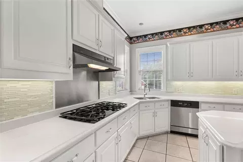 Kitchen - 7596 Willow Cir, Mobile, AL 36695 photo 4 of 4