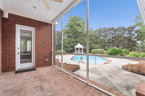 Exterior - 7596 Willow Cir, Mobile, AL 36695 photo 6 of 15