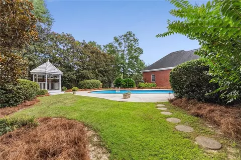 Exterior - 7596 Willow Cir, Mobile, AL 36695 photo 8 of 15