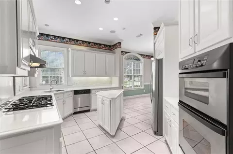 Kitchen - 7596 Willow Cir, Mobile, AL 36695 photo 1 of 4