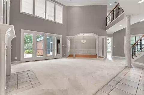 Living - 7596 Willow Cir, Mobile, AL 36695 photo 2 of 9