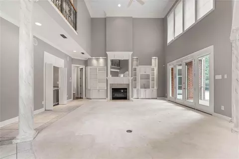 Living - 7596 Willow Cir, Mobile, AL 36695 photo 1 of 9