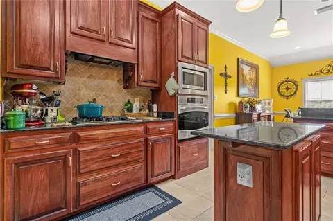 Kitchen - 2245 Turtle Creek Ln E, Mobile, AL 36695 photo 2 of 3