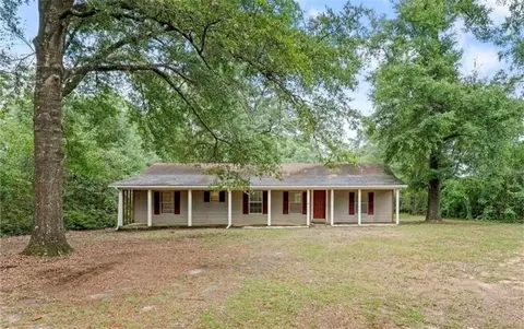 7872 Pine Springs Dr, Saraland, AL 36571