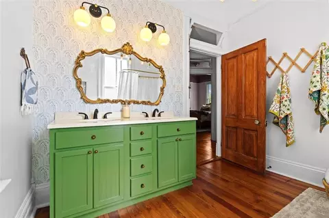Bath - 73 Ann St S, Mobile, AL 36604 photo 3 of 3