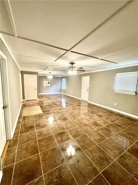 Living - 363 Schwarz St, Mobile, AL 36617 photo 3 of 3