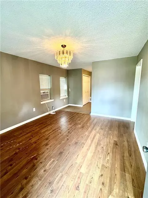 Living - 363 Schwarz St, Mobile, AL 36617 photo 1 of 3