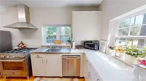 Kitchen - 300 Bromley Pl, Mobile, AL 36606 photo 1 of 3