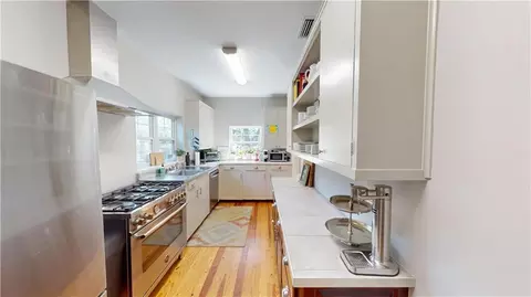Kitchen - 300 Bromley Pl, Mobile, AL 36606 photo 3 of 3