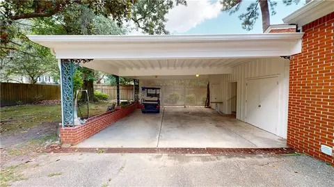 Exterior - 300 Bromley Pl, Mobile, AL 36606 photo 5 of 7
