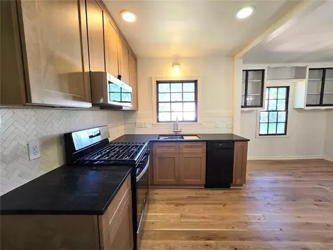 Kitchen - 173 Dunn Ave, Mobile, AL 36606 photo 3 of 3