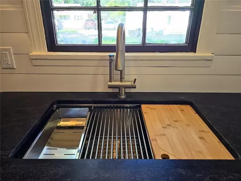 Kitchen - 173 Dunn Ave, Mobile, AL 36606 photo 1 of 3