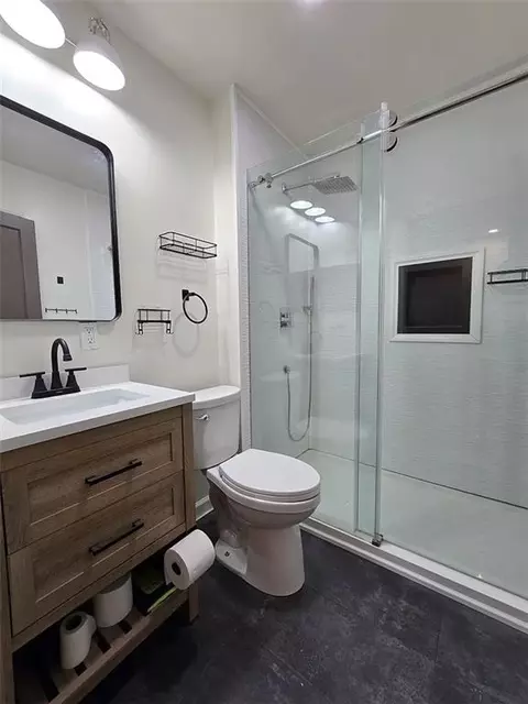 Bath - 173 Dunn Ave, Mobile, AL 36606 photo 1 of 2