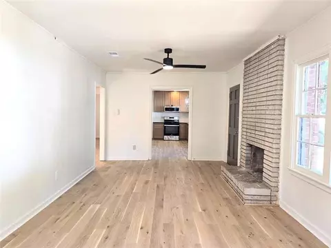 Living - 173 Dunn Ave, Mobile, AL 36606 photo 3 of 6