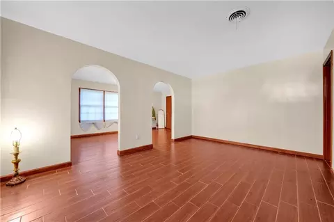Living - 1106 Summerville St, Mobile, AL 36617 photo 3 of 7