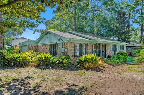 Exterior - 1106 Summerville St, Mobile, AL 36617 photo 7 of 9