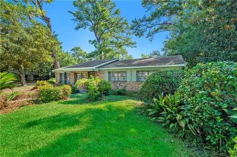 Exterior - 1106 Summerville St, Mobile, AL 36617 photo 4 of 9
