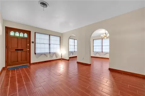 Living - 1106 Summerville St, Mobile, AL 36617 photo 2 of 7