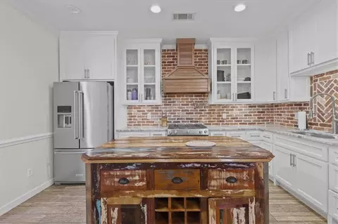 Kitchen - 10730 Tanner Williams Rd, Mobile, AL 36608 photo 3 of 3