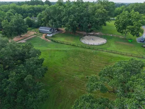 Exterior - 10730 Tanner Williams Rd, Mobile, AL 36608 photo 10 of 11