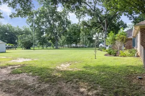 Exterior - 10730 Tanner Williams Rd, Mobile, AL 36608 photo 9 of 11