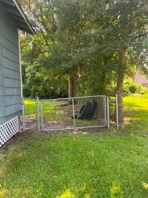 Exterior - 116 Carlen St N, Mobile, AL 36607 photo 6 of 9
