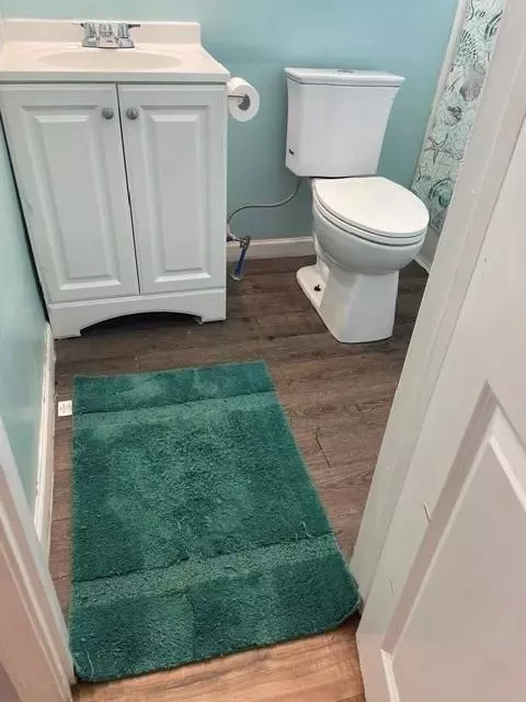 Bath - 116 Carlen St N, Mobile, AL 36607 photo 4 of 12