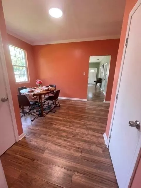 Entry Way - 116 Carlen St N, Mobile, AL 36607 photo 2 of 3