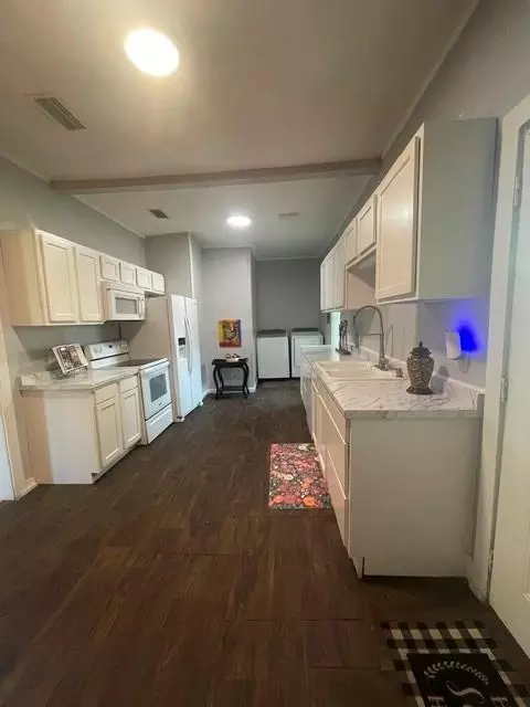 Kitchen - 116 Carlen St N, Mobile, AL 36607 photo 6 of 7