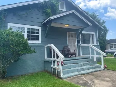 Exterior - 116 Carlen St N, Mobile, AL 36607 photo 2 of 9