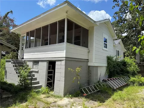 Exterior - 304 Pelham St, Chickasaw, AL 36611 photo 5 of 16