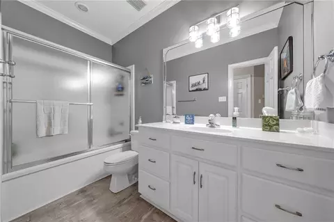 Bath - 718 Natchez Trail Ct, Mobile, AL 36609 photo 1 of 5